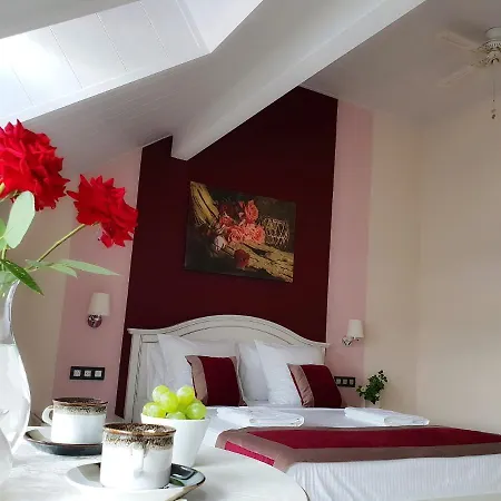 Secret Garden Adults Only Oda ve Kahvaltı 4*